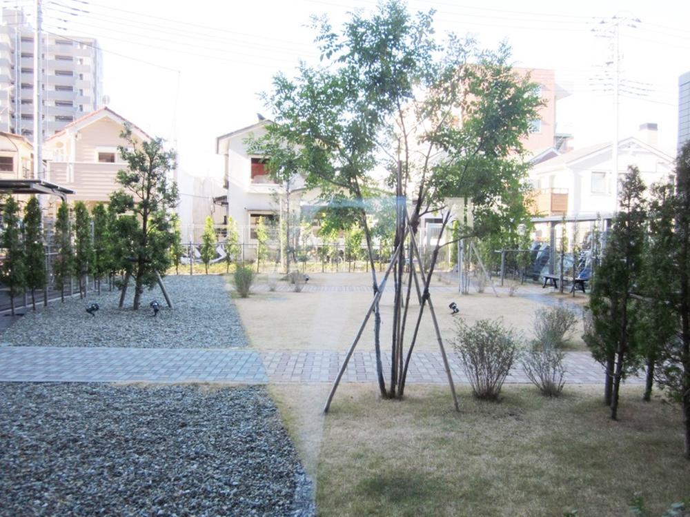 Other common areas. It is the on-site open space.