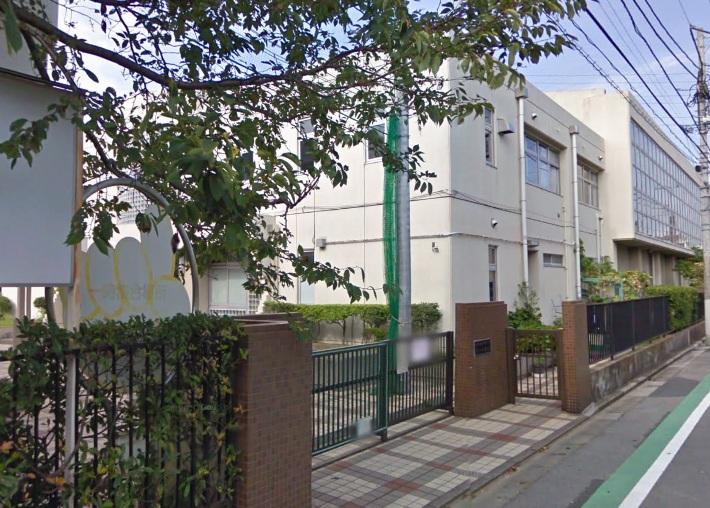 Junior high school. 720m to Katsushika Ward Aoto Junior High School