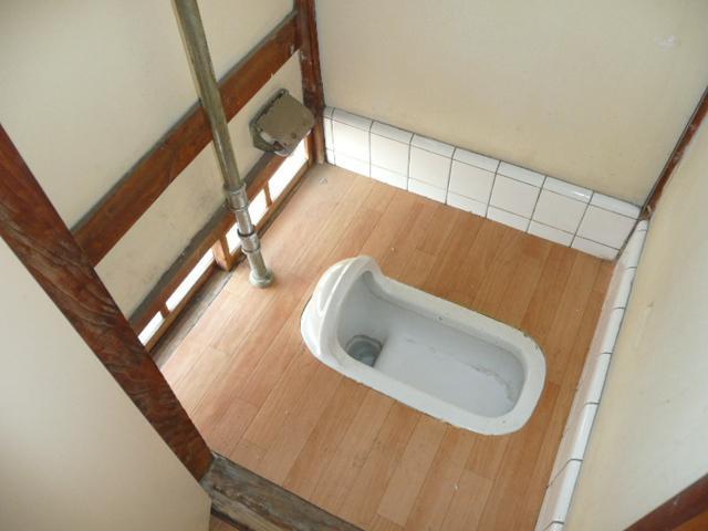 Other. Flush toilet