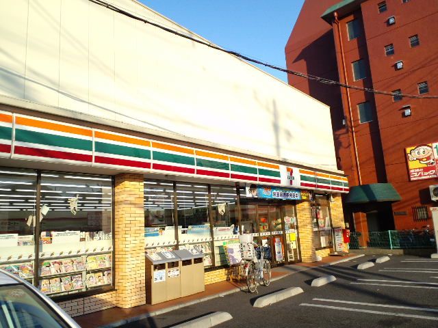 Convenience store. 360m to Seven-Eleven (convenience store)