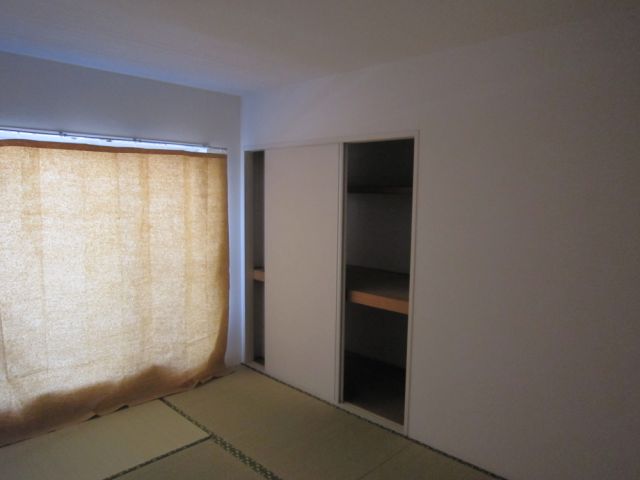 Living and room. tatami