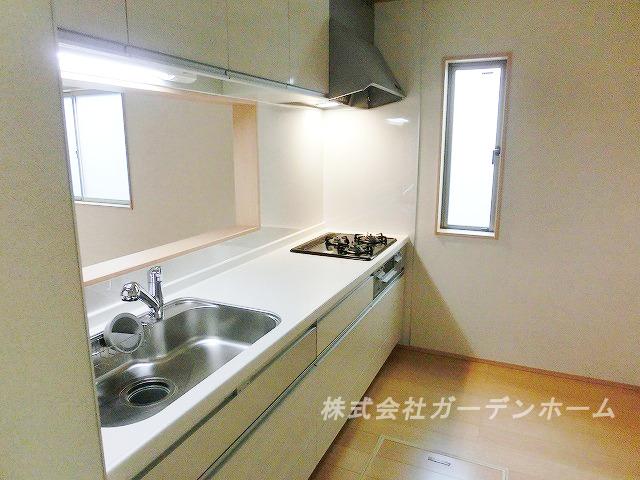 Kitchen.  ■ Popular face-to-face system kitchen to wife ■