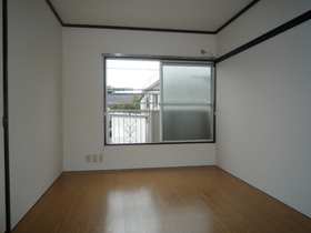 Living and room. Western-style 6 Pledge with bay window