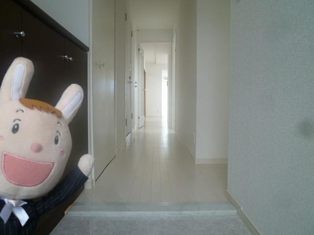 Entrance. Local (September 26, 2013) Shooting