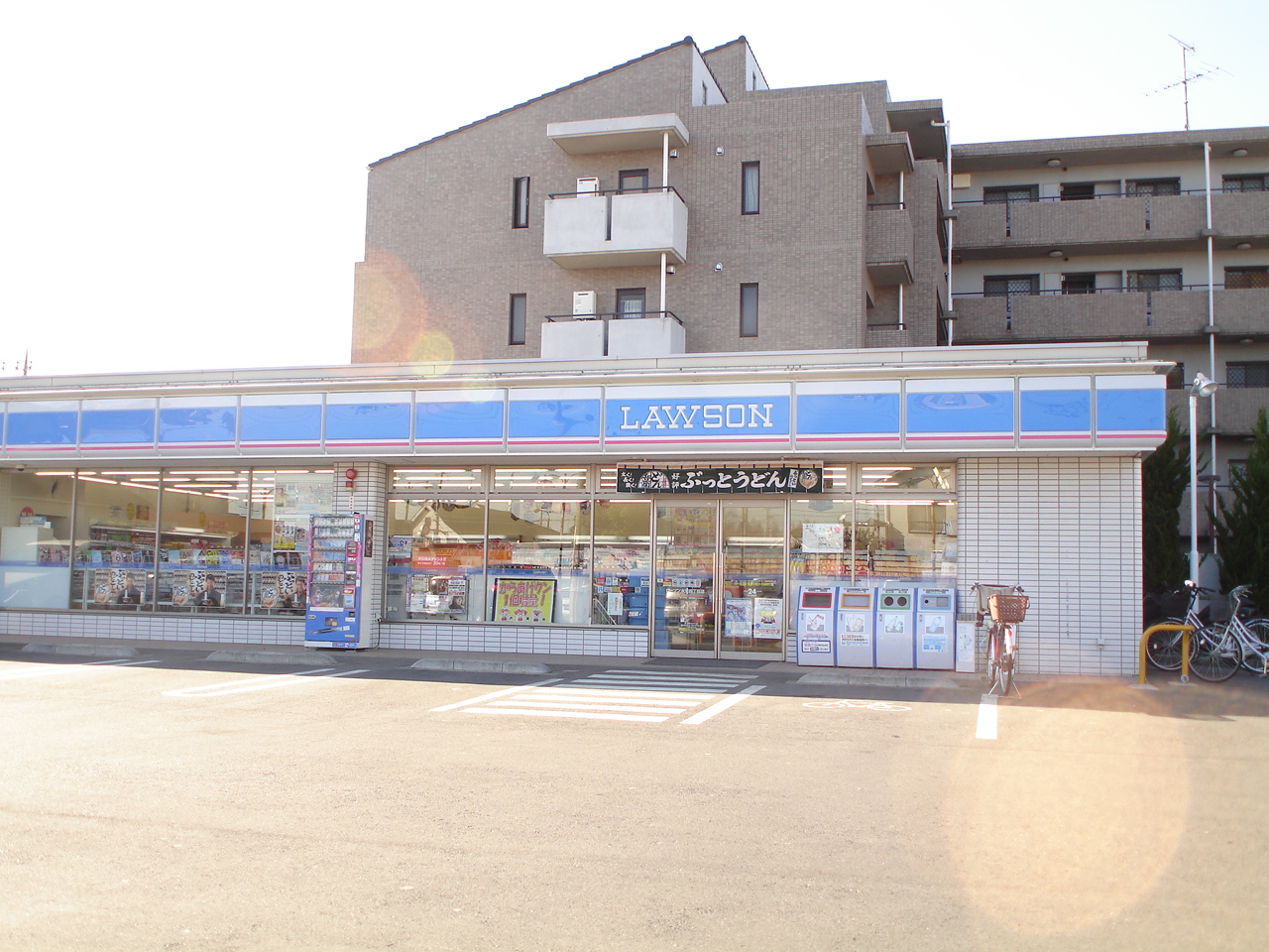 Convenience store. 391m until Lawson water source 4-chome store (convenience store)