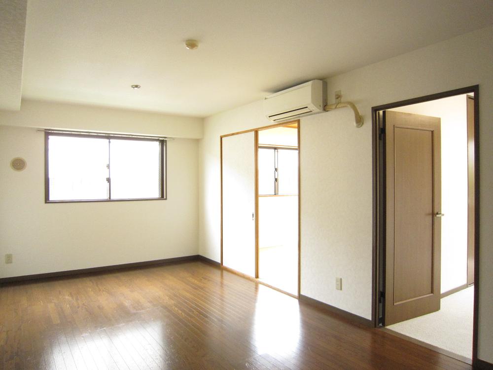 Living. Room (August 2013) Shooting