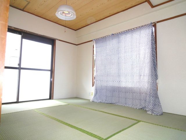 Living and room. Is a Japanese-style room