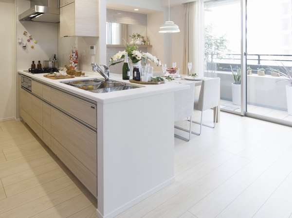 Work space is also large kitchen. Has kitchen height select also available, That can be customized. For more information, please contact the apartment gallery attendant