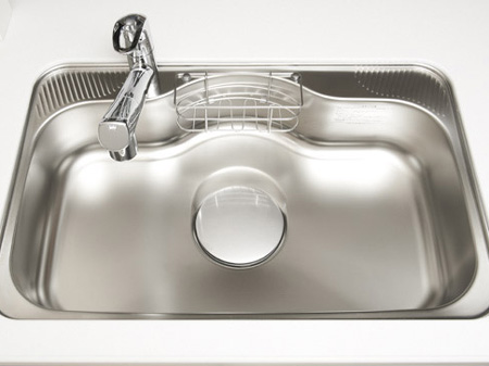 Kitchen.  [Low-noise wide sink] Wash, such as is comfortably large pan or dish, Low-noise wide sink also be reduced water wings sound. It will help smooth the kitchen work.