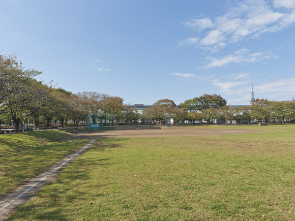 Surrounding environment. Shinkoiwa park (about 520m / 7-minute walk)
