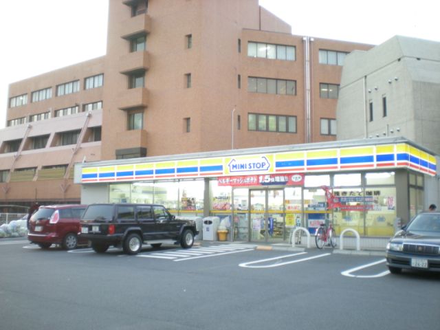 Convenience store. MINISTOP up (convenience store) 810m