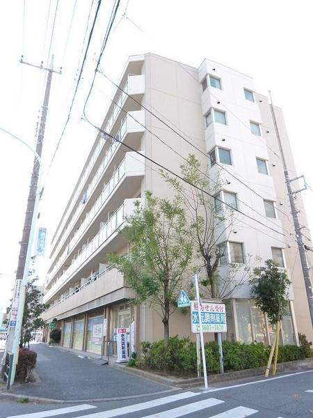 Local appearance photo. East south-west of the three-direction room!