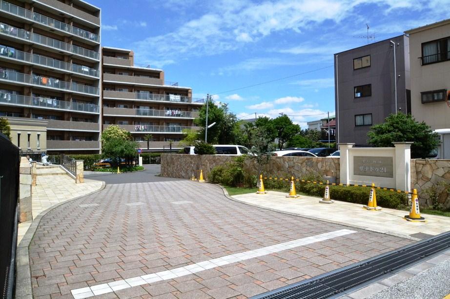 Entrance. Mansion entrance