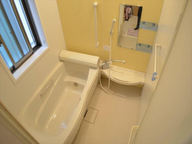 Bathroom. Spacious bath of 1 pyeong type