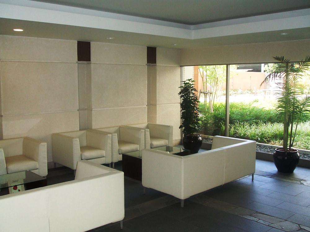 lobby. Apartment in the first floor entrance