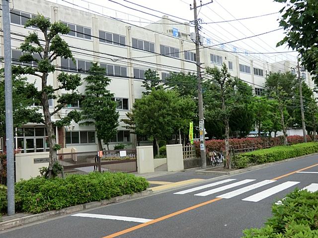 Junior high school. 590m to Katsushika Ward Okudo Junior High School