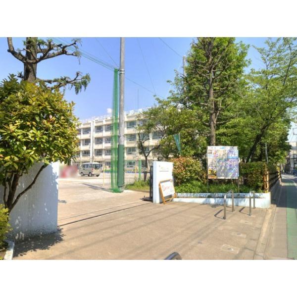 Primary school. 323m to Katsushika Ward Futagami Elementary School