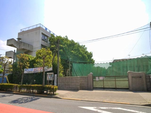 Junior high school. 759m to Katsushika Ward Kamihirai Junior High School