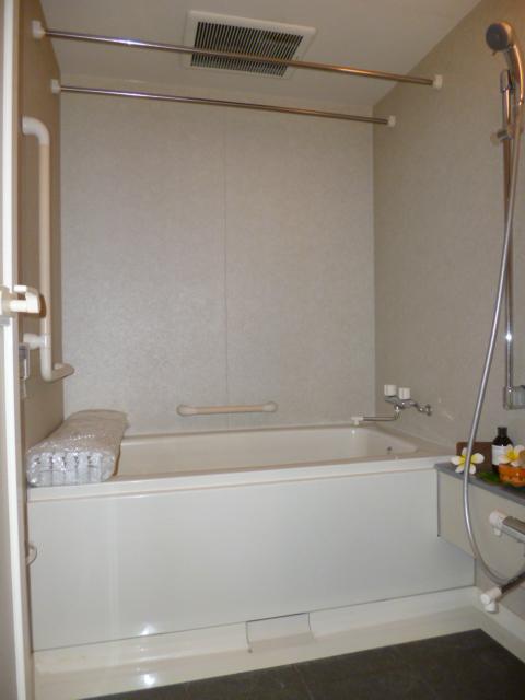 Bathroom. Reheating ・ Bathroom with bathroom dryer
