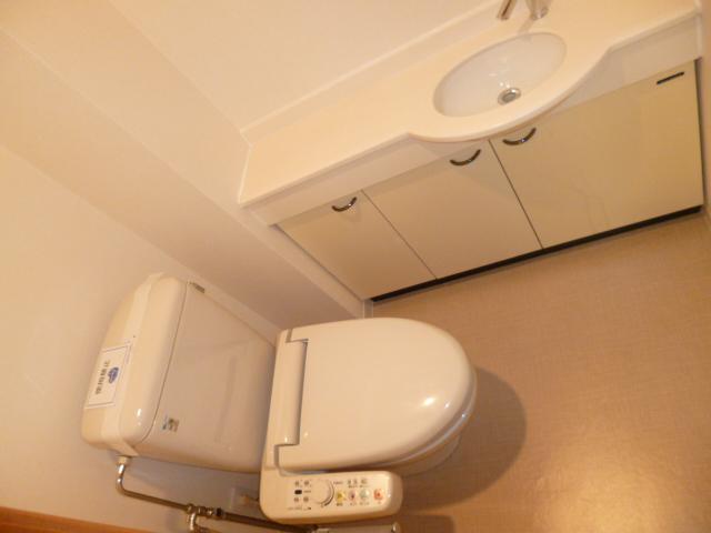 Toilet. Toilet with a wash basin. Rare!