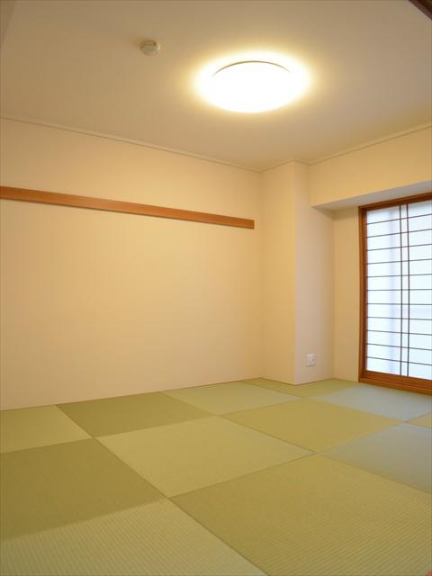 Non-living room. It can also be used as a guest room