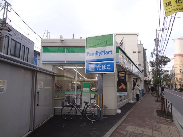 Convenience store. FamilyMart Takasago Chome store up (convenience store) 290m