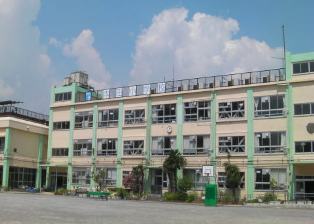 Primary school. 46m to Katsushika Ward Honda Elementary School (elementary school)