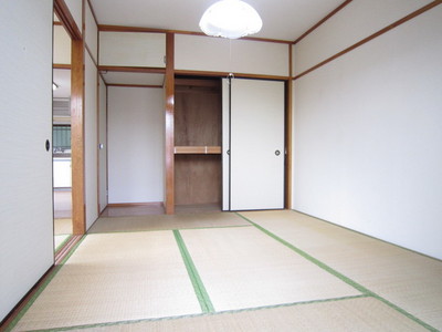 Living and room. 6 Pledge Japanese-style room