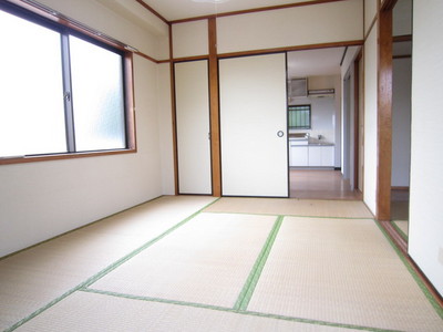 Living and room. 6 Pledge Japanese-style room ・ Two-sided lighting