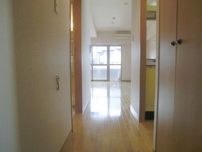 Other room space. This approach from the entrance. 