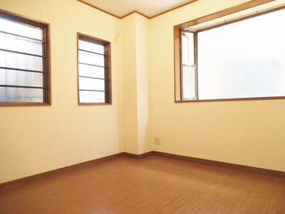 Living and room. Many window, Open rooms ☆
