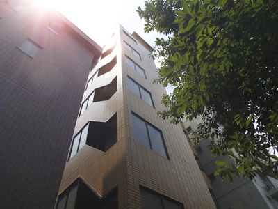 Building appearance. Commuting in a 2-minute walk the nearest station ・ School convenient