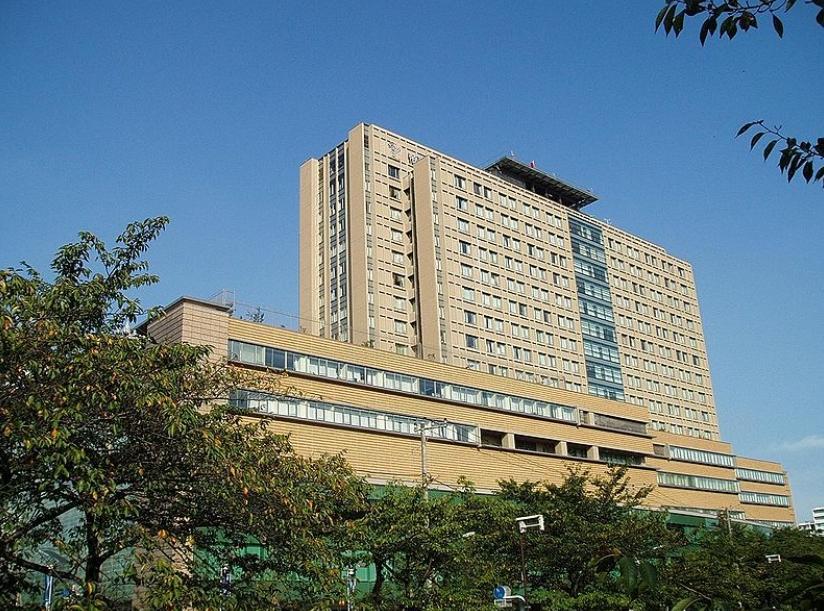 Hospital. Teikyo University School of Medicine comes to the hospital 1200m