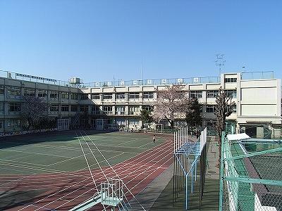 Primary school. Kita Ward Takinogawa 585m until the sixth elementary school
