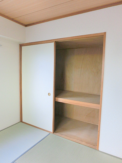 Receipt. Armoire