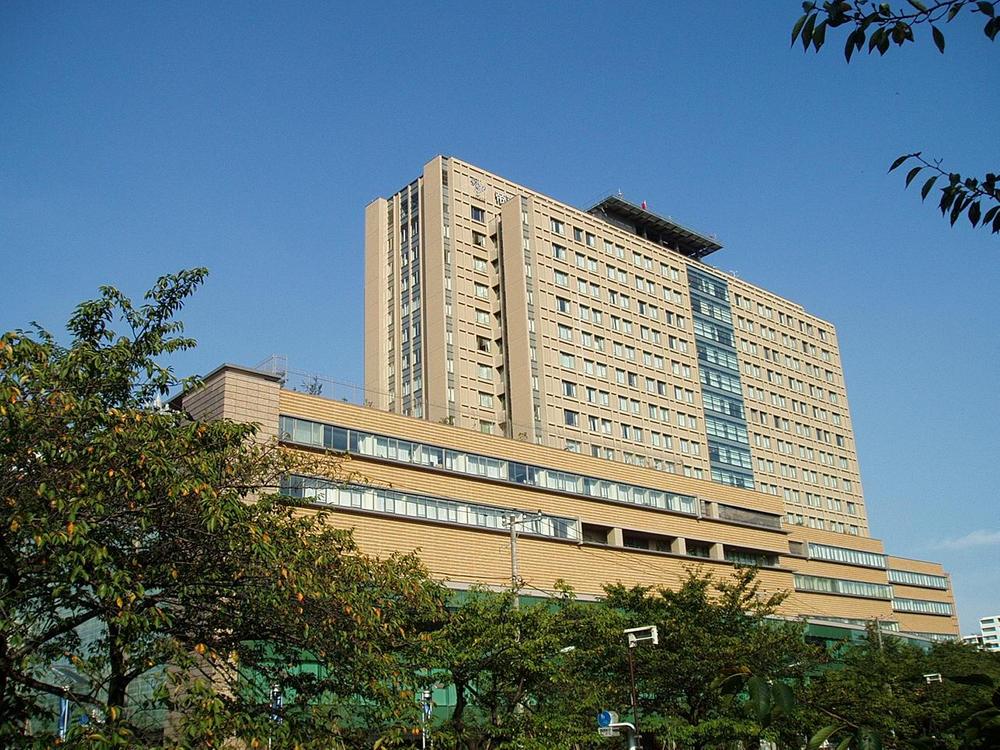 Hospital. 890m to Teikyo University Hospital