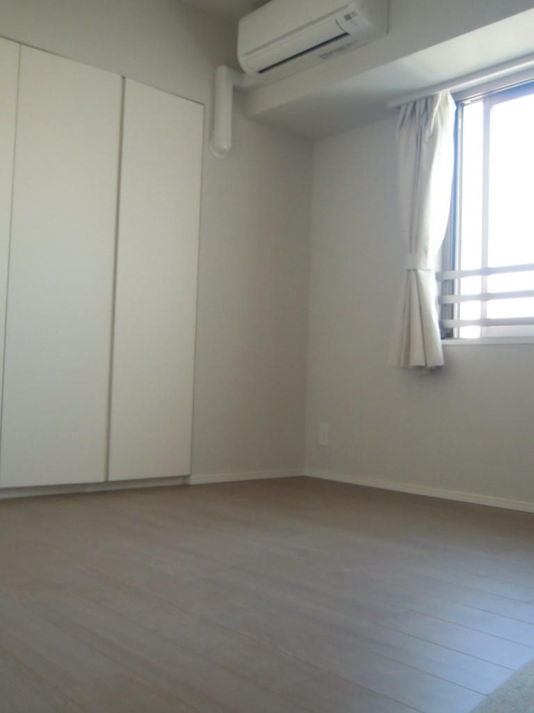 Non-living room. Indoor (11 May 2013) Shooting