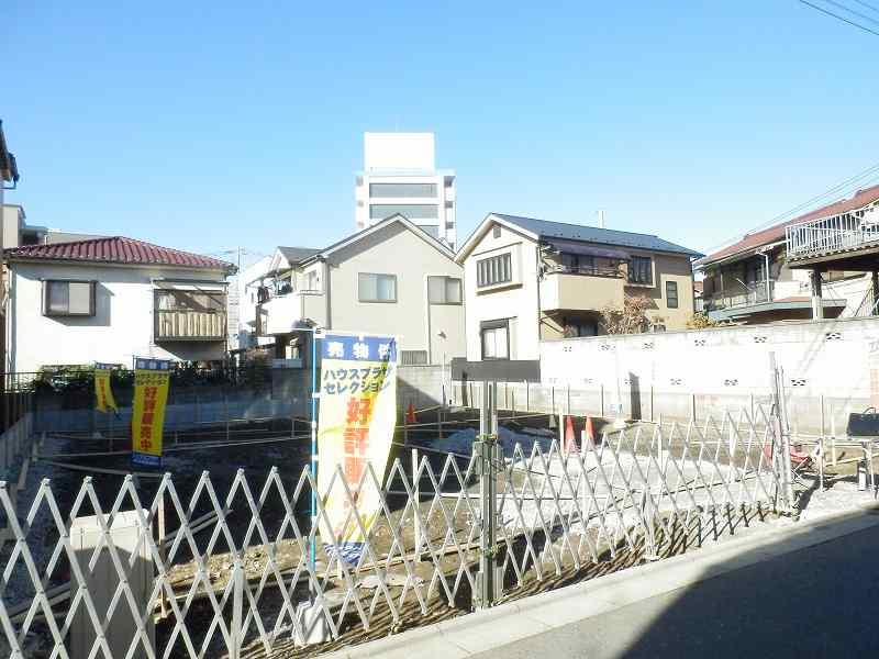 Local appearance photo. Local (12 May 2013) Shooting