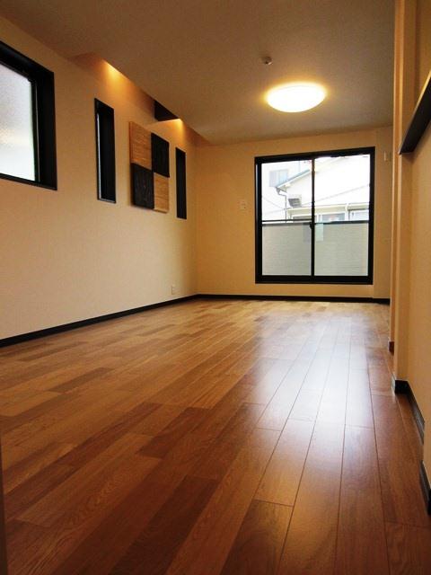 Same specifications photos (living). Example of construction