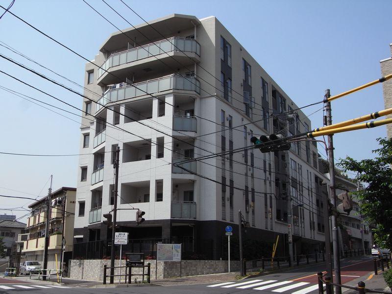 Local appearance photo. Designer apartment shine in small diameter along the corner lot of Goethe. It is very beautiful because it is built in 2 years.