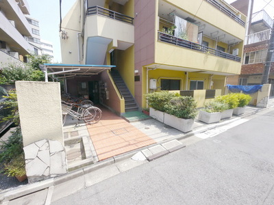 Other. 1m to bicycle parking lot (Other)