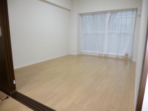 Non-living room. Indoor (10 May 2013) Shooting