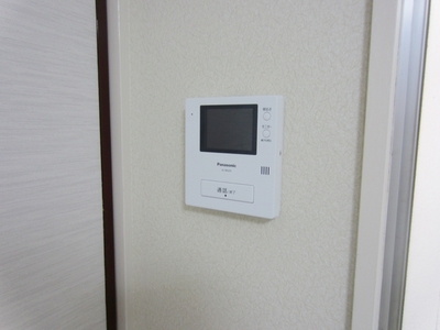 Security. Crime prevention surface also is a safe TV monitor with intercom ☆