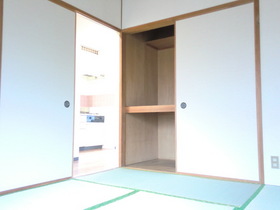 Living and room. Closet There are storage capacity