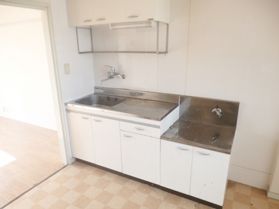 Kitchen. Housed a fully equipped kitchen gas stove is possible to install a two-necked