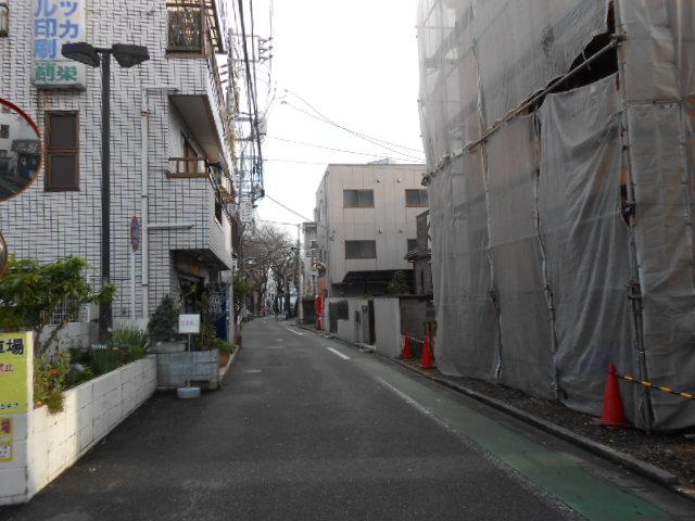 Local photos, including front road. Local (12 May 2013) Shooting