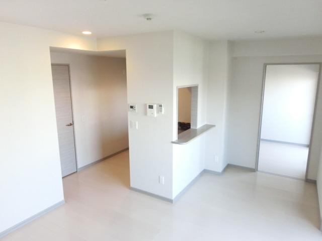 Living and room. Two-sided lighting ・ Corner room