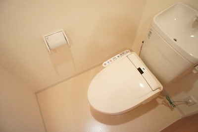 Toilet. Hot water ・ Cleaning toilet seat