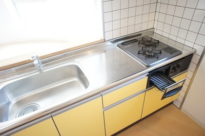 Kitchen. Two-burner stove ・ Grill with a kitchen