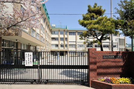 Primary school. 221m to Toshima Ward Ikebukuro first elementary school (elementary school)